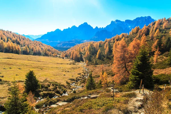 Otoño Los Alpes Italianos —  Fotos de Stock