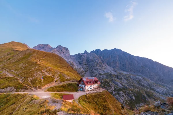 Nyári Napfelkelte Között Alpok Friuli Venezia Giulia — Stock Fotó