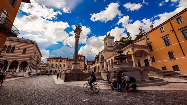 Piękne Miasto Udine Wiosenne Popołudnie — Zdjęcie stockowe