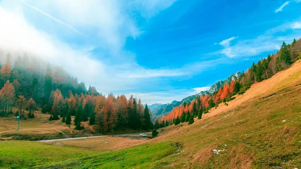 Wolken Vallei Onder Top Van Juliaanse Alpen — Stockfoto