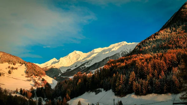 Solen Går Ner Den Alpina Dalen — Stockfoto