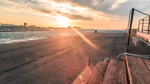 Ein Kalter Und Windiger Tag Hafen Von Triest Italien — Stockfoto