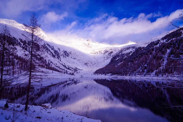 Lago Invierno Los Alpes Italianos —  Fotos de Stock