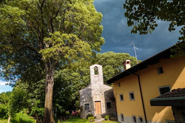 Küçük Bir Şapel Friuli Venezia Giulia Alanlardaki — Stok fotoğraf