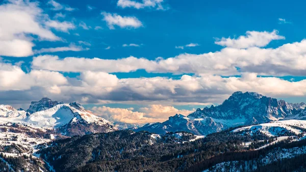 Soleil Couche Sur Une Vallée Alpine Italie Pendant Hiver Enneigé — Photo