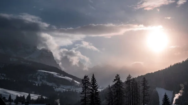 冬季日落在意大利阿尔卑斯山 — 图库照片