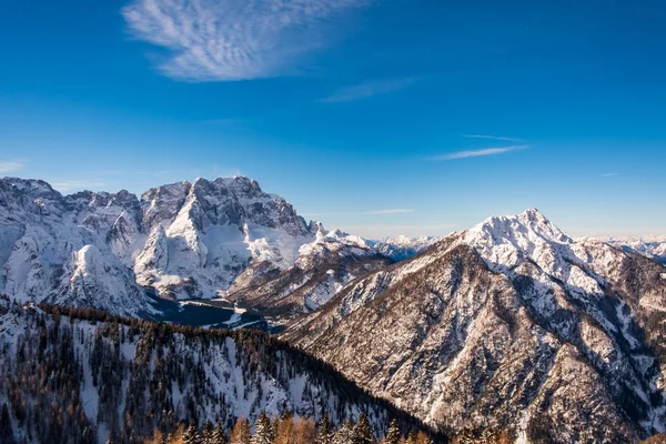 Dia de inverno nos alpes de Friuli Venezia-Giulia — Fotografia de Stock