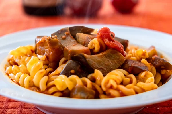 Pasta alla Norma, en traditionell recipie av italiensk mat traditio — Stockfoto