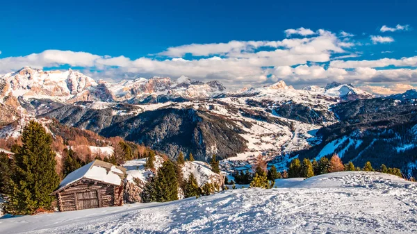 Włoskie Dolomity gotowy na sezon zimowy — Zdjęcie stockowe
