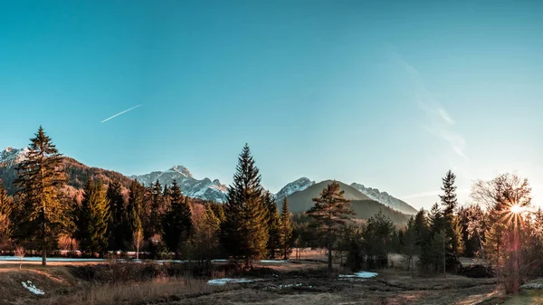 Sun goes down on Mangart, Italian alps — Stock Photo, Image