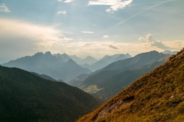 Günbatımı Carnic Alps, Friuli Venezia Giulia, İtalya için
