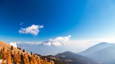 Julian Alpleri 'nde Güz