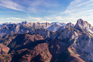 Mount Tersadia İtalyan Alpleri'nde, güneşli sonbahar günü
