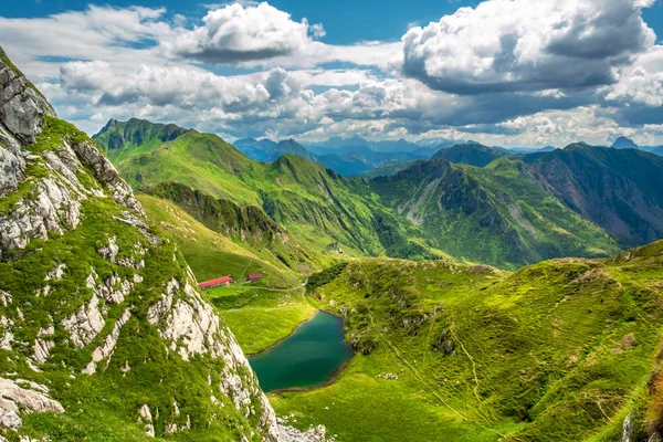 Giornata estiva trekking nelle Alpi Carniche, Friuli Venezia Giulia, I — Foto Stock