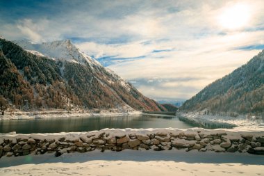 İtalyan Alpler'de Barajı