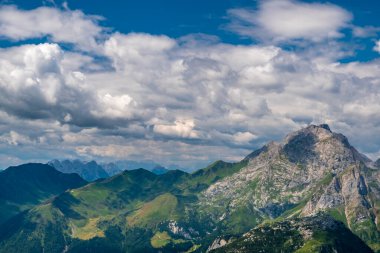 Carnic Alpleri'nde yaz günü trekking, Friuli Venezia-Giulia, I