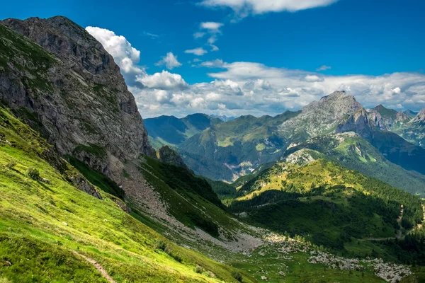 意大利弗留利西亚 朱利亚阿尔卑斯山的夏日 — 图库照片