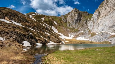 Friuli-Venezia Giulia Alplerinde güneşli bir gün, İtalya