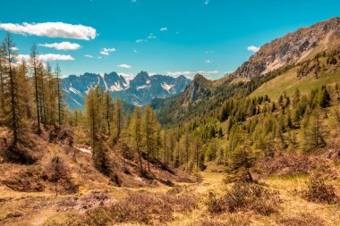Friuli-Venezia Giulia Alplerinde güneşli bir gün, İtalya