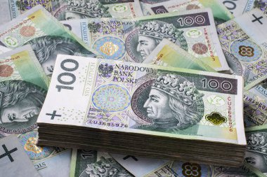 Lehçe 100 Zlotisi banknotlar arka plan yaptı. Mali doku soyut.