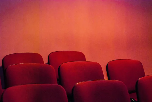 Röda Tom Theater Sittplatser Grunt Dof — Stockfoto