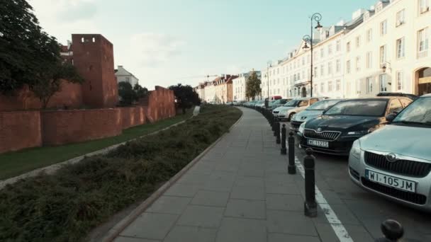 Warsaw Πολωνία Ιουλίου 2019 Περπατήστε Στο Δρόμο Στην Παλιά Πόλη — Αρχείο Βίντεο