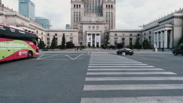 Warszawa Polska Maja 2019 Autobus Transferowy Lotniska Modlin Pobliżu Pałacu — Wideo stockowe