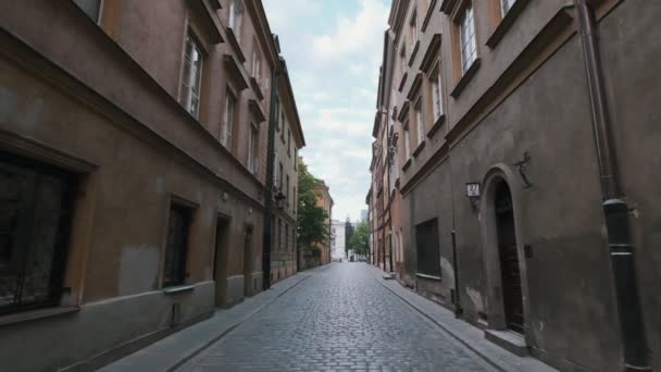 Calle Vacía Vieja Ciudad Europea Movimiento Lento — Vídeos de Stock