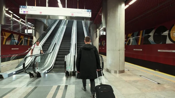 Warsaw Poland July 2019 Passenger Walking Station Suitcase — Stock Photo, Image