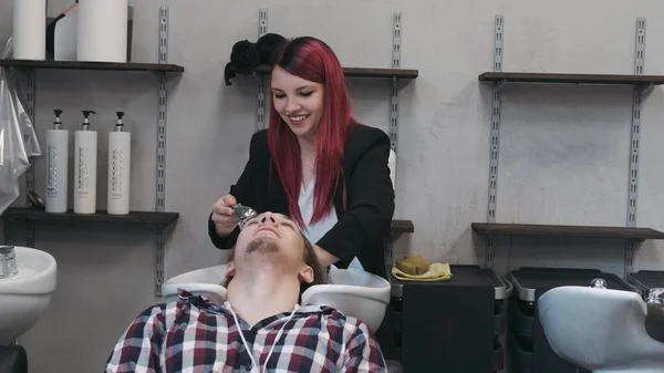 Warsaw Poland June 2019 Hair Stylist Washing Man Head Hair — Stock Photo, Image