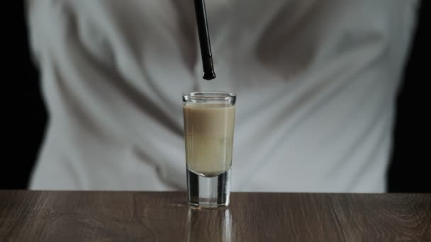 Bartender Drips Drop Grenadine Syrup Drinking Straw — Stock Video