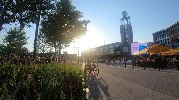 WARsaw, POLAND - 11 Haziran 2019: Westfield Arkadia Alışveriş Merkezi - Polonya 'nın en büyük alışveriş merkezi