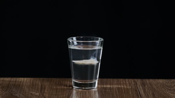 Fuoco Del Barista Cocktail Alcolico Con Sambuca Panna Irlandese — Video Stock