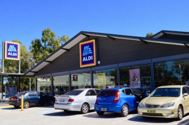 Sydney 'nin batısındaki Bonnyrigg' de bir Aldi mağazasının manzarası.