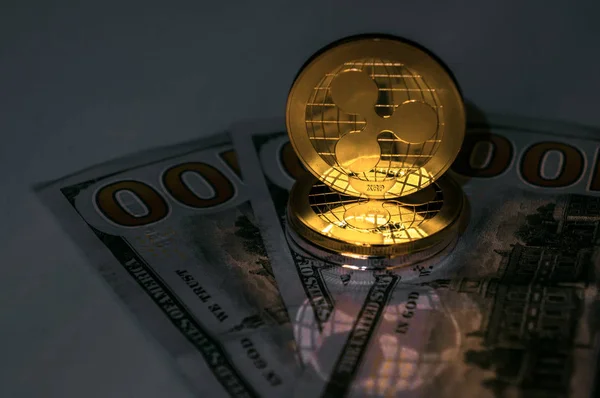 Ripple Krypto Valuta Guldmønt Amerikanske Dollars Pengesedler Pengeombytningskoncept Stock-billede