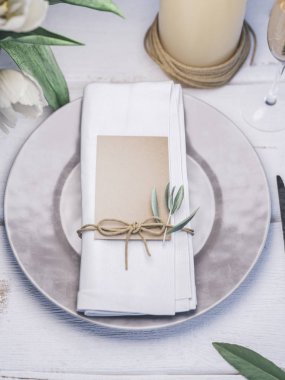 Sofra düğün. Yer kartı mockup.