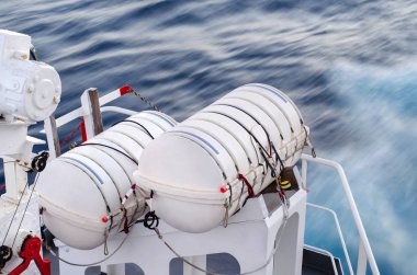 Gemide yaşam Sal gemi 