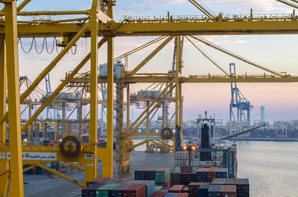 Jebel Ali, Birleşik Arap Emirlikleri - 16 Mart: konteyner terminal içinde bağlantı noktası, Jebel Ali 16 Mart 2018 yılında Jebel Ali, Birleşik Arap Emirlikleri.