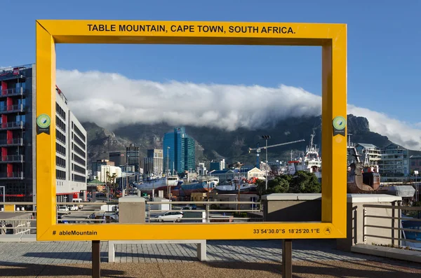 Cape Town, Güney Afrika Cumhuriyeti - 10 Nisan: şehir manzarası içinde bağlantı noktası Cape Town üzerinde 10 Nisan 2018 Cape Town, Güney Afrika Cumhuriyeti.
