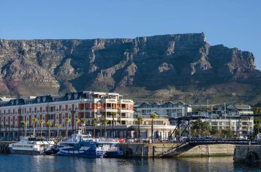 Cape Town, Güney Afrika Cumhuriyeti - 11 Nisan: şehir manzarası arka planı üzerinde 11 Nisan 2018 Masa Dağı Cape Town, Güney Afrika Cumhuriyeti.