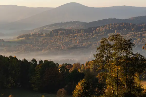 Coucher Soleil Dans Paysage Montagneux Couches Montagne Coucher Soleil Coucher — Photo