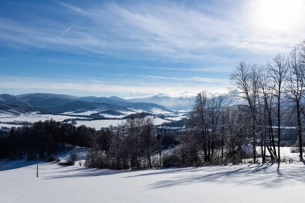 Majestuoso Atardecer Paisaje Las Montañas Invierno Cielo Dramático — Foto de Stock