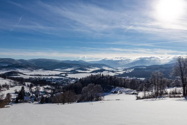 Majestuoso Atardecer Paisaje Las Montañas Invierno Cielo Dramático — Foto de Stock