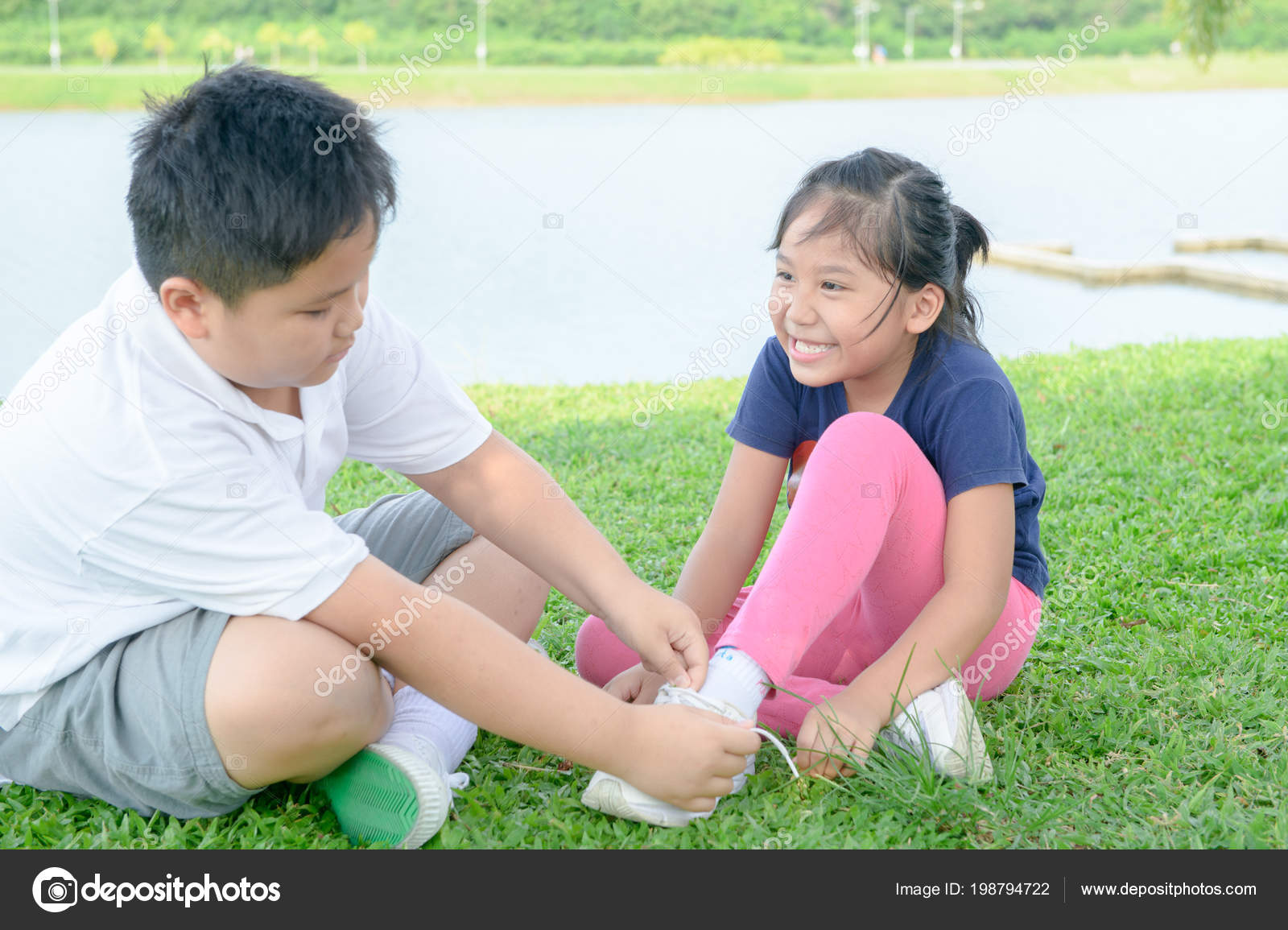 Tie her shoes deals