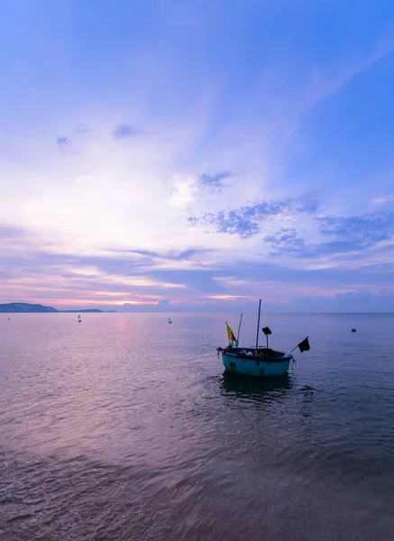 Krásná Obloha Místní Lodě Pro Rybaření Východ Mui Vietnam — Stock fotografie