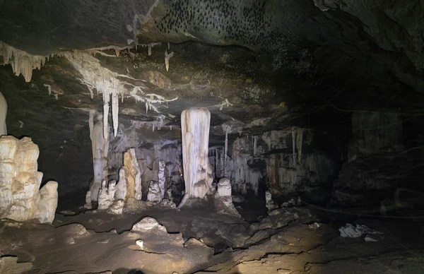 Tham 富围的泰国洞穴 钟乳石和石笋 — 图库照片
