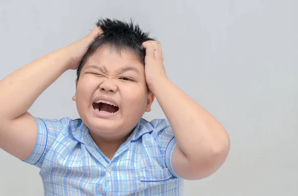 Obeso Chico Picazón Pelo Gris Fondo Salud Cuidado Concepto — Foto de Stock