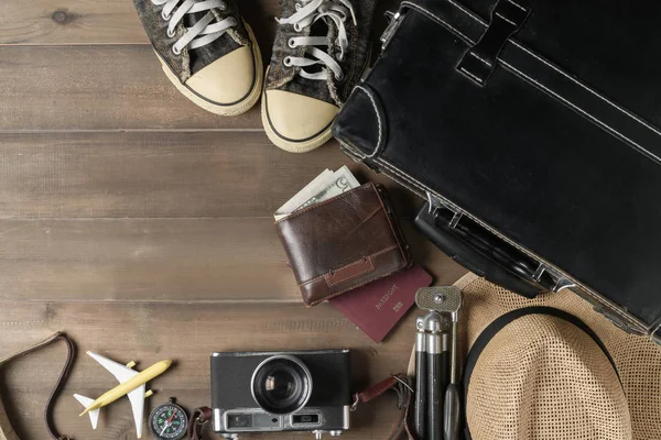 Préparer Des Accessoires Voyage Vieille Valise Vintage Noire Avec Texte — Photo