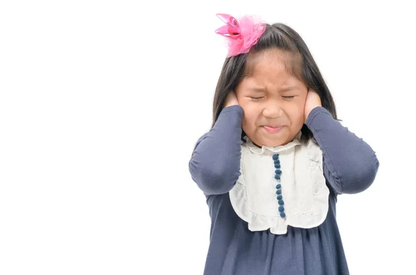 Retrato Una Niña Gritando Cubriendo Orejas Con Las Manos Del — Foto de Stock