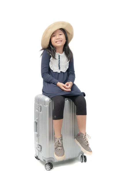 Heppy Reiziger Kid Sit Bagage Geïsoleerd Een Witte Achtergrond Reizen — Stockfoto